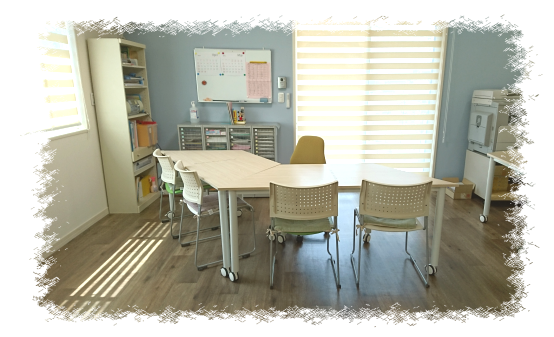 �������i